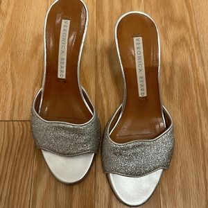 Veronica Beard sandals can be dressed up or down. Size 36.